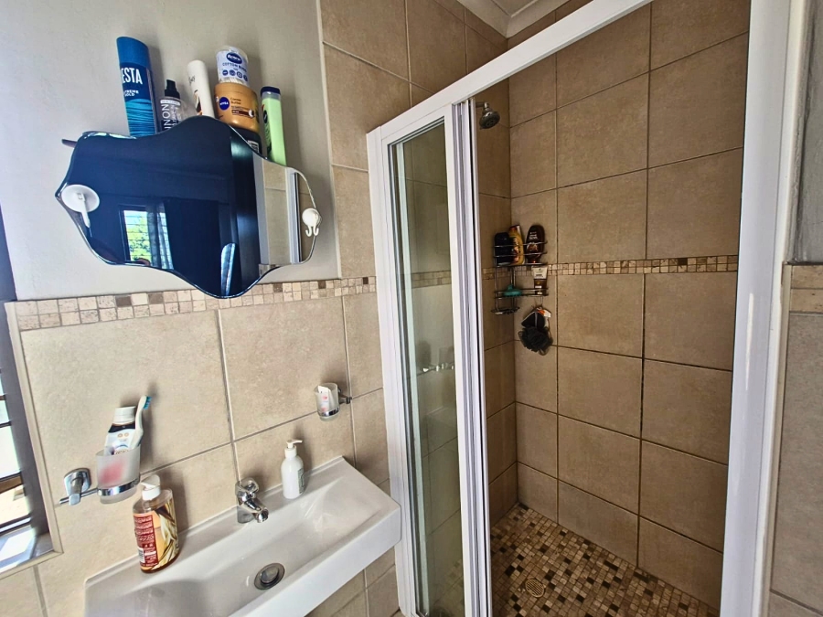 To Let 3 Bedroom Property for Rent in Langeberg Heights Western Cape